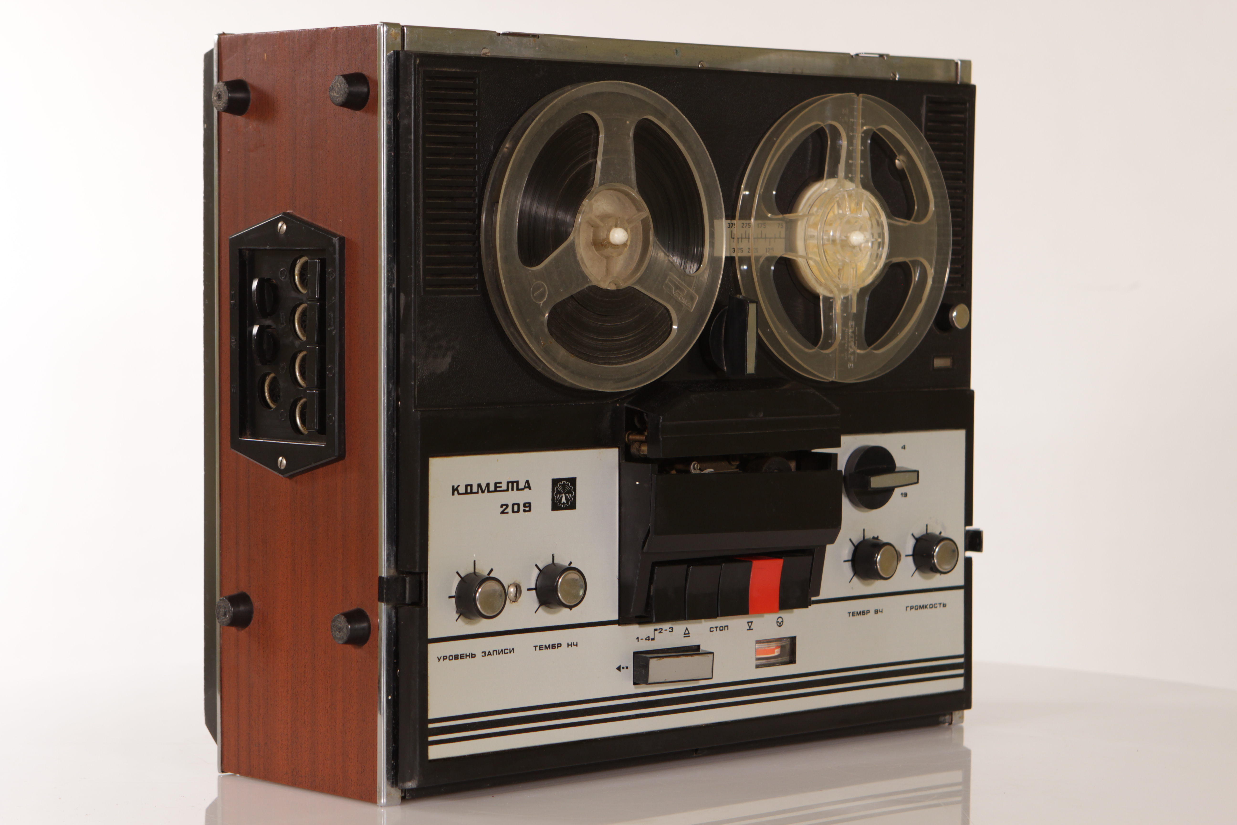 Катушечный магнитофон КОМЕТА 209